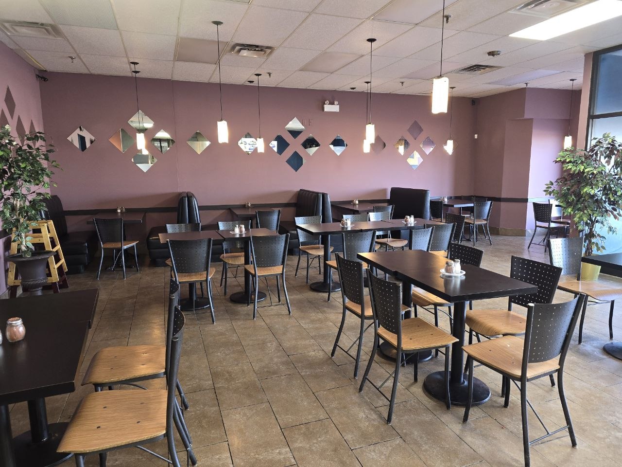 TOP KEBAB dining room in Newmarket